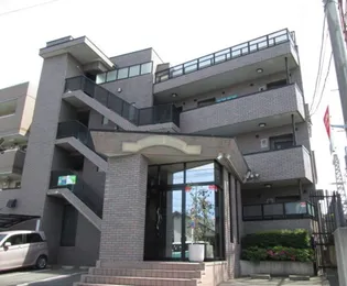 チャイルドライクエンプレス【2階】の外観