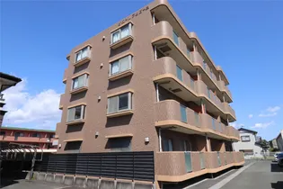 ピエールフェローニ【1階】の外観