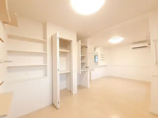 アドーニス I【2階】の内装