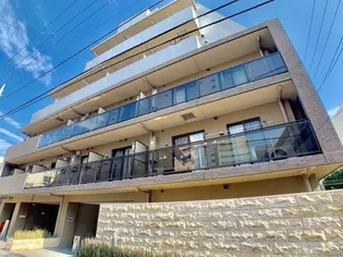 東京都世田谷区北沢1【マンション】の外観