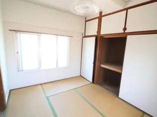 Y’sコートの居間