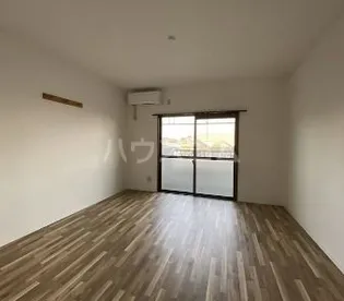 MANSION EVER GREEN【2階】の居間