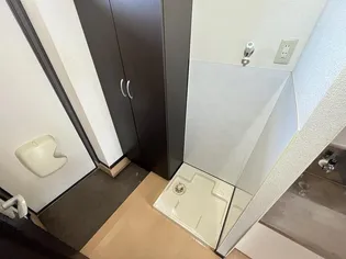 ルピシアS【1階】の玄関