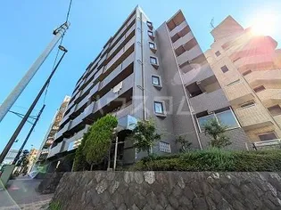 ルーブル都立大学参番館【7階】の外観