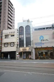 SUGUROビルの画像
