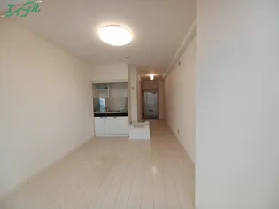 ベース四日市【2階】の内装