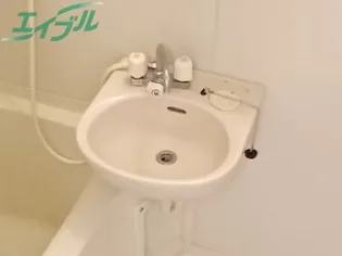 ベース四日市【2階】の内装