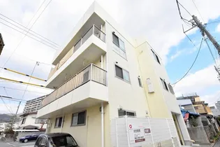 メリーアパートの画像