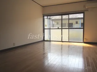 山渓荘【2階】の居間