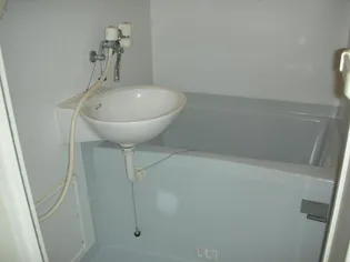 レオパレス亀川【2階】の風呂