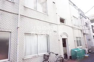 ホワイトポート仲宿【1階】の外観