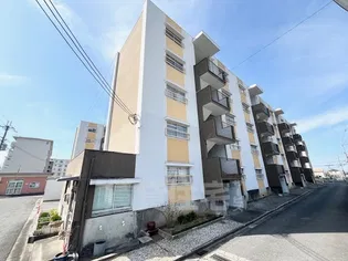 ヴィラナリー巻向1号棟の外観