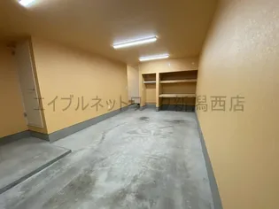 S・TベースB棟の玄関