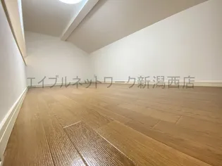 S・TベースB棟の内装