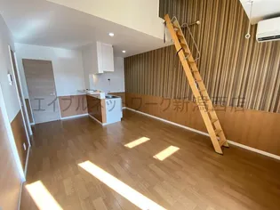 S・TベースB棟の居間