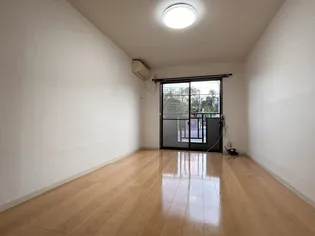 MK国見III【1階】の居間