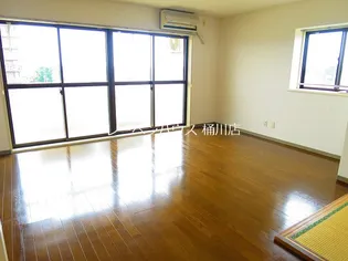 オーチャードヴィレッヂ【4階】の居間