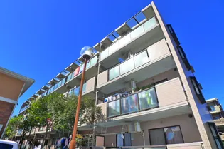 ルイ【1階】の外観