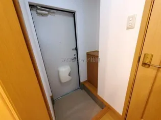 プリマヴェーラ【2階】の玄関