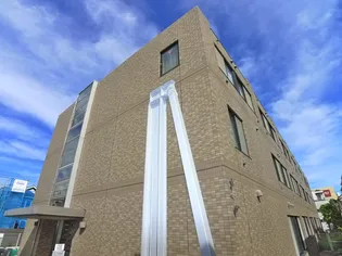 ドミトリ市川【3階】の外観