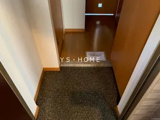 フェニックス荻窪参番館【4階】の玄関