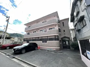 レジデンス上安【1階】の外観