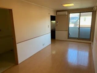 カサヴィラージュ【2階】の居間