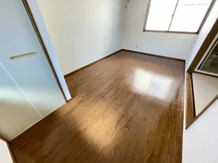 コーポ前田【2階】の居間