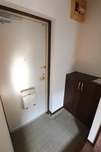 ネーブルうらやしき B棟【1階】の玄関