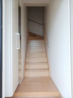 アニバーサリーサプライズハウス【2階】の玄関