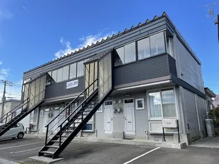 レッドリバータカサ【2階】の外観
