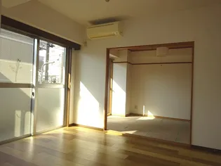 コートエスタ【1階】の居間