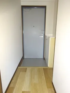 コートエスタ【1階】の玄関