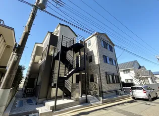 アザーレ・キュリオス三田A【1階】の外観