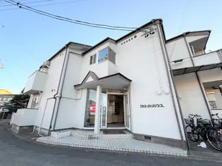 クローバーハウス【1階】の外観