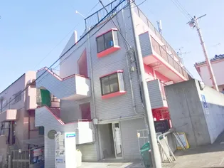 ヨコハマベイストロベリーインターナショナル【3階】の外観