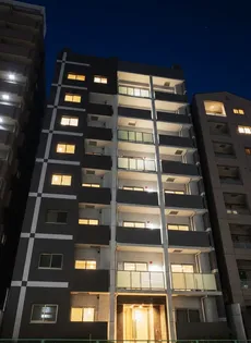 東京都新宿区市谷薬王寺町【マンション】の外観