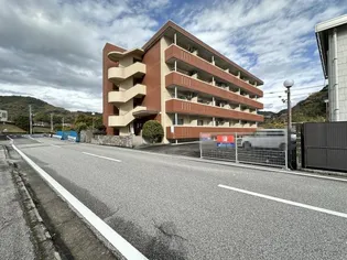 高知県高知市池【マンション】の外観