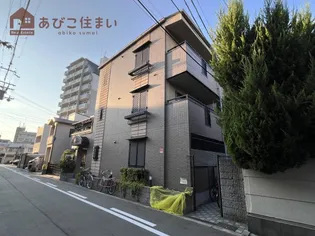 ファミールグランデサウス館【1階】の外観