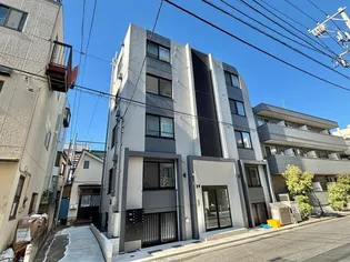 ブルーフェザーマンション北千住【1階】の外観