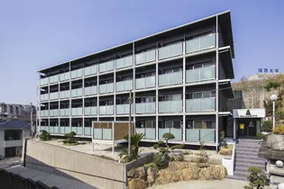 ロイヤルクイーンズパーク関大前(旧ヒルサイド横山)【1階】の外観