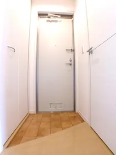 シャルム・ソワニエ B【1階】の玄関