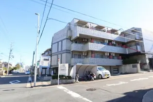 リブローネ南山【3階】の外観