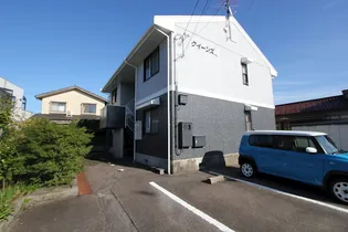 クイーンズ4【2階】の外観