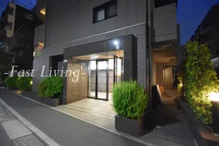 ルーブル飯田橋【4階】の外観