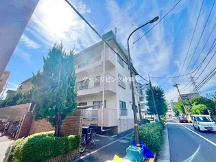 ゴールデンフラット【1階】の外観