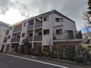 ガーデン代々木八幡【1階】の外観