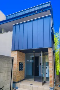 アザレ三田【1階】の外観