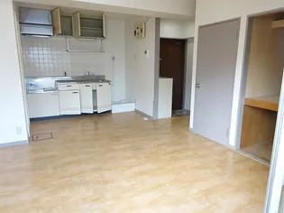 ライオンズマンション台町【1階】の居間