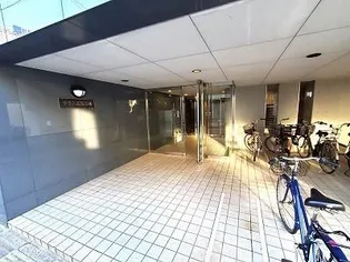 東京都新宿区高田馬場4【マンション】の外観